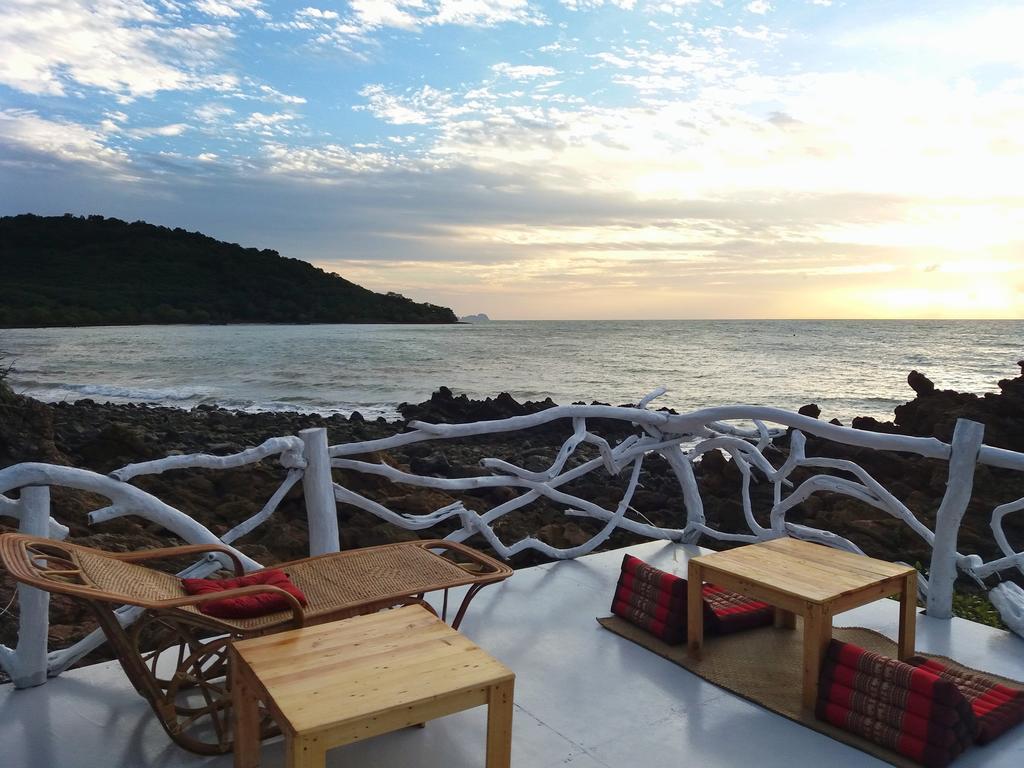Rock View Terrace Hotel Koh Jum Exterior photo